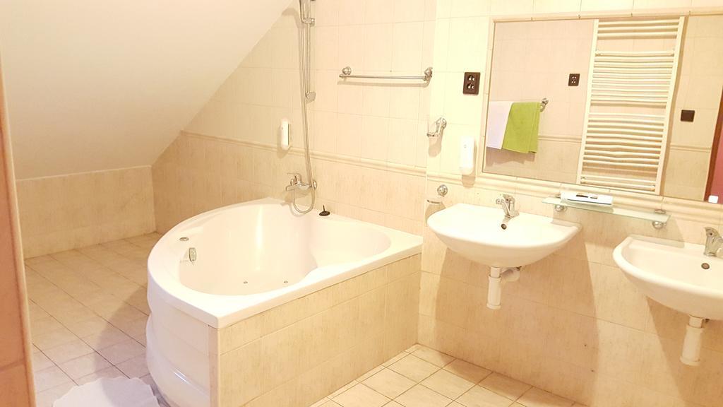Hotel Carpatia Pozsony Szoba fotó