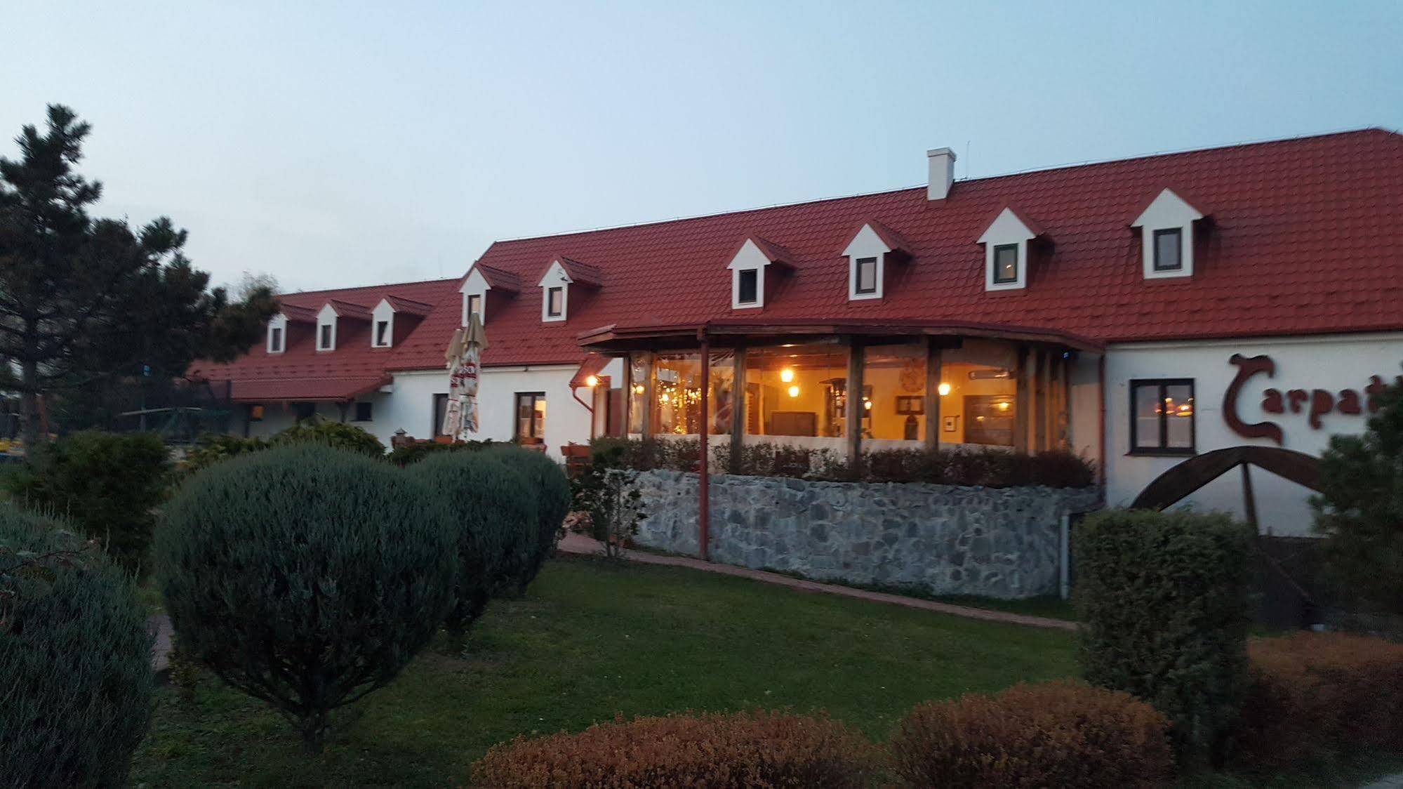 Hotel Carpatia Pozsony Kültér fotó