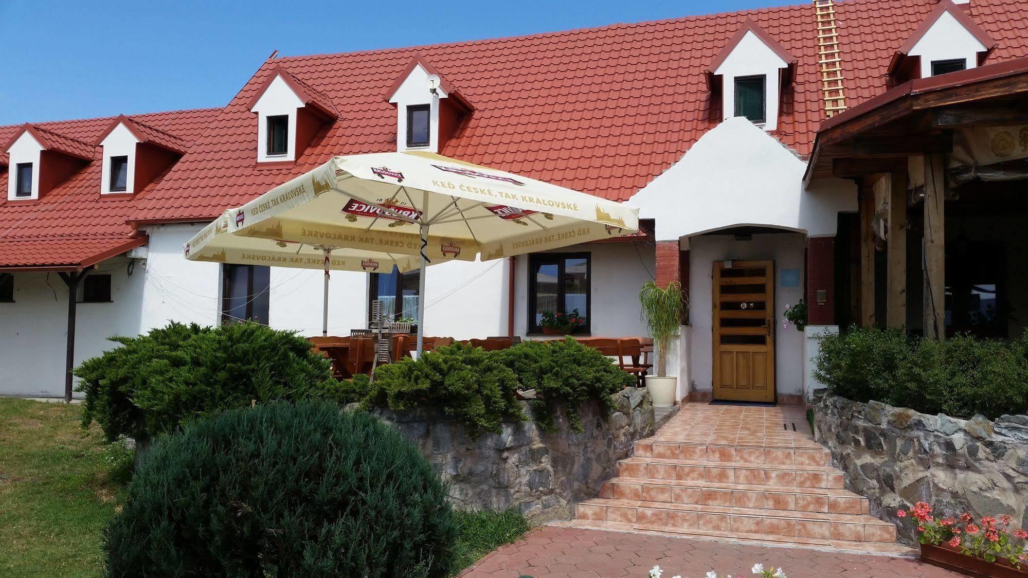 Hotel Carpatia Pozsony Kültér fotó